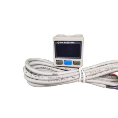Interruptor de pressão digital SMC ZSE30AF-01-C Pressão composta NPN Colector aberto 1 Saída Análogo Saída de tensão