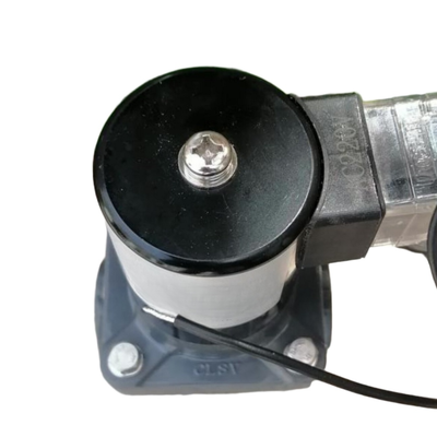 Válvula solenóide pneumática material do corpo UPVC FF1U50B50 adequada para mídia de trabalho químico tamanho do orifício operacional 50mm